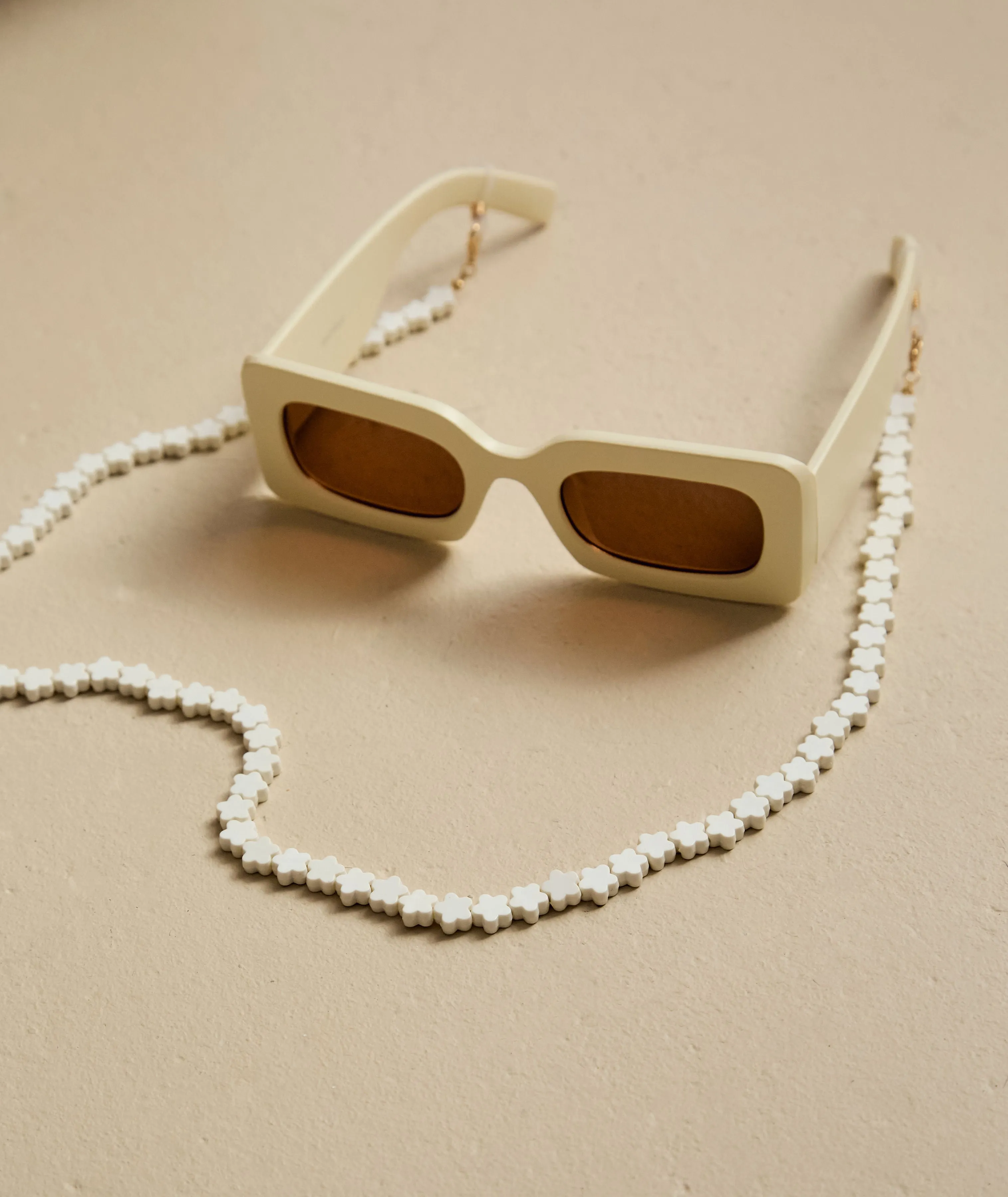 Flower Sunglasses Chain - Ivory