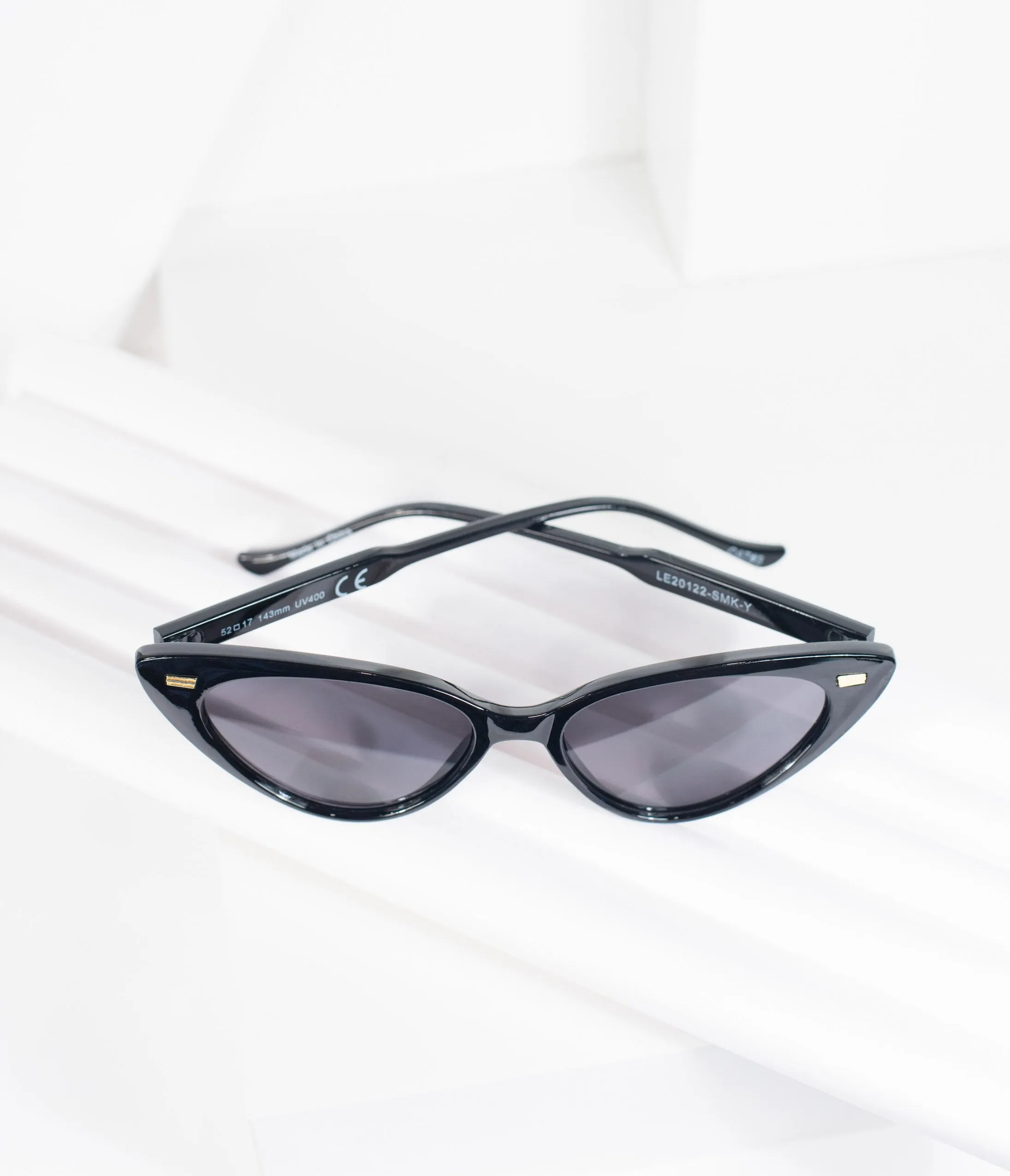 Retro Chic Black Cat Eye Sunglasses