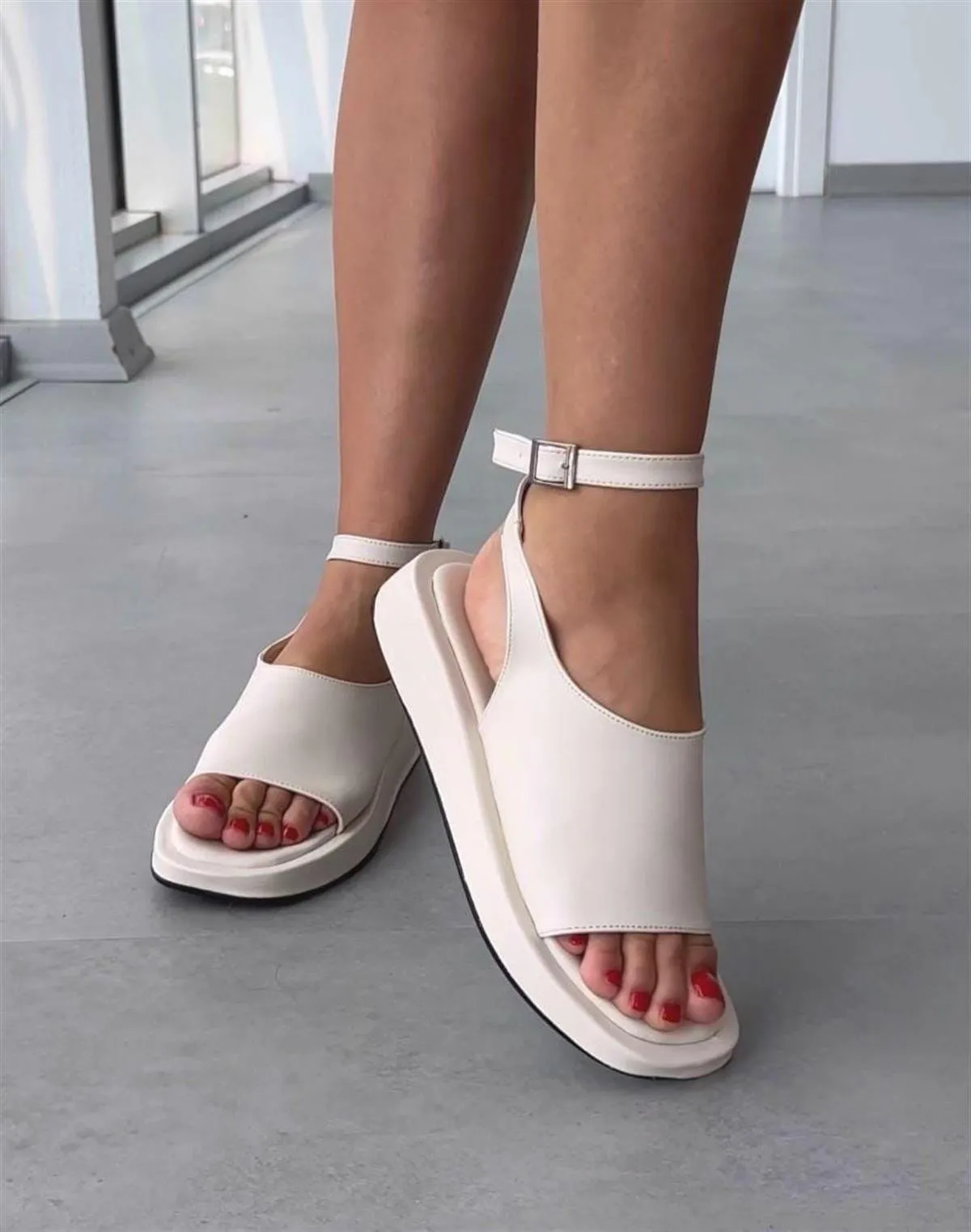 Solid Color Comfortable Sandals